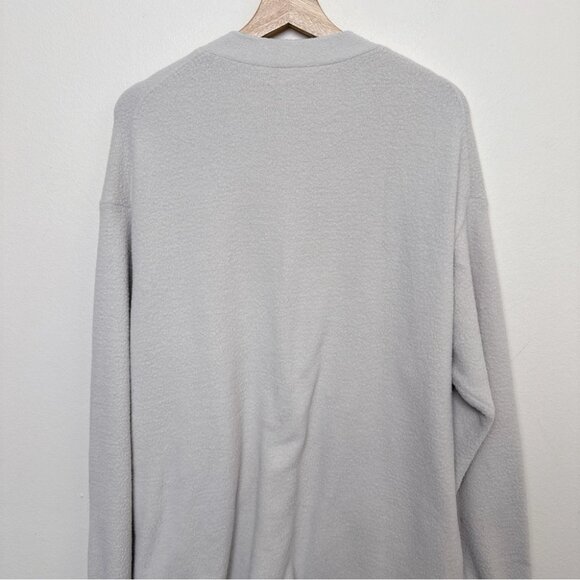 Aritzia Womens Medium Silver Birch Oversized Hush Knit Cardigan - Picture 10 of 12